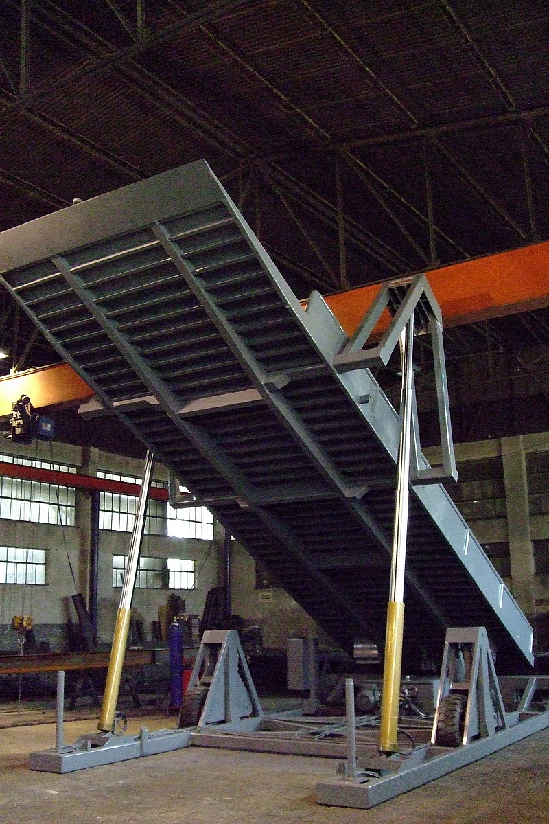 10m Mobile Unloading Platform | Yılmaz Kardeş Unloading Platforms