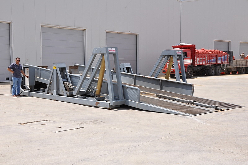 10m Mobile Unloading Platform | Yılmaz Kardeş Unloading Platforms