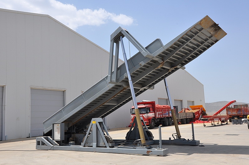 10m Mobile Unloading Platform | Yılmaz Kardeş Unloading Platforms