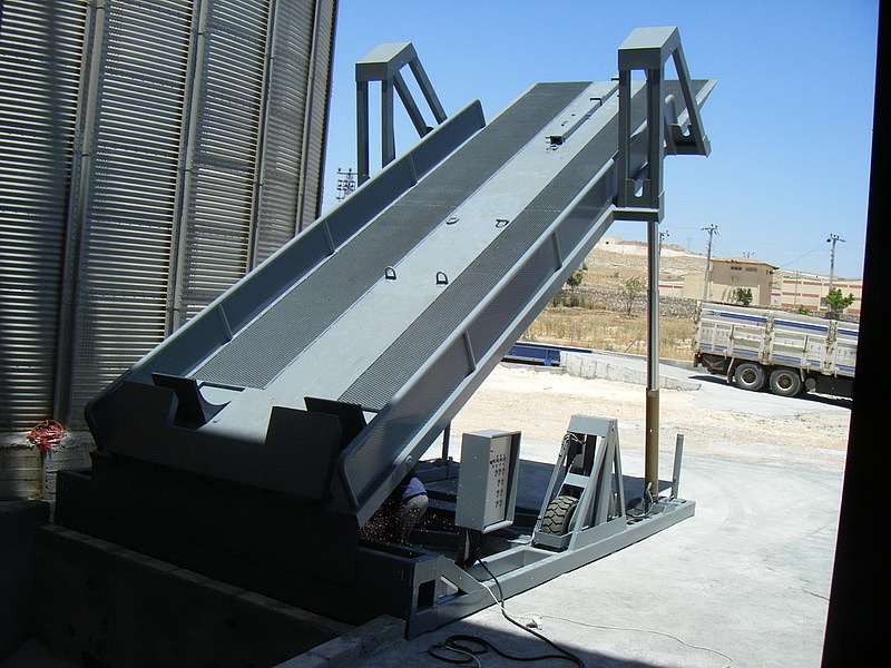 10m Mobile Unloading Platform | Yılmaz Kardeş Unloading Platforms