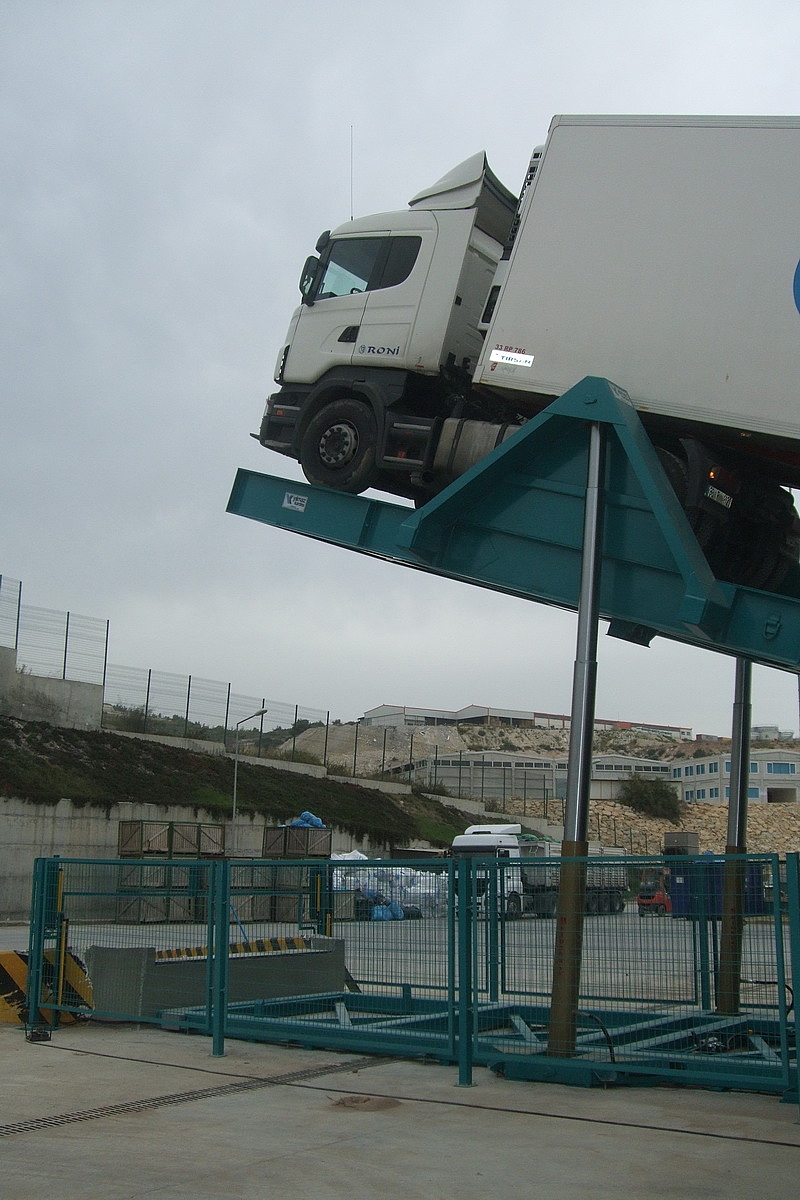 16m Above Ground Unloading Platform | Yılmaz Kardeş Unloading Platforms